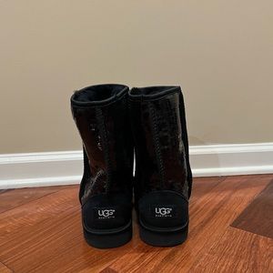 UGG (EUC) Women's Classic Short Sequin Boots